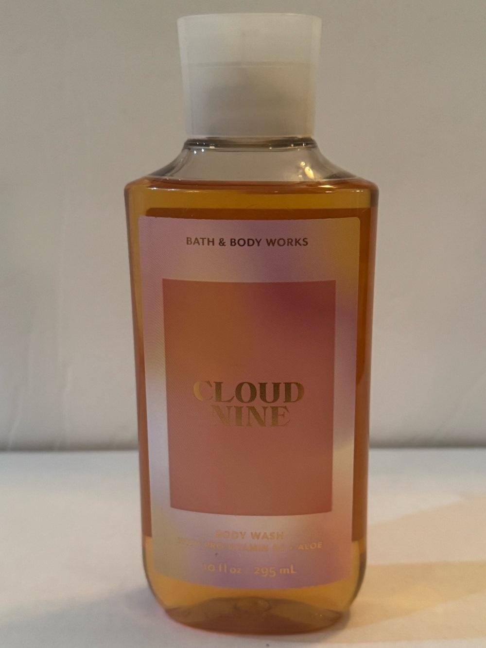 BATH & BODY WORKS  CLOUD NINE  BODY WASH  10 OZ